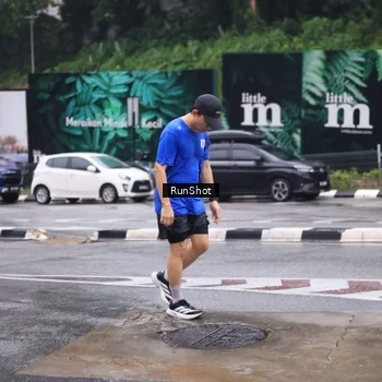 Runner Photo 7933110