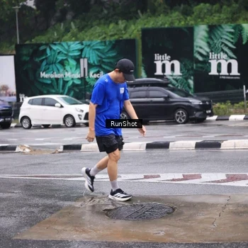 Runner Photo 7933111