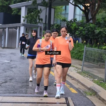 Runner Photo 7933123