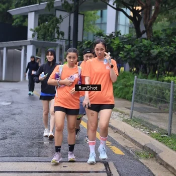 Runner Photo 7933125