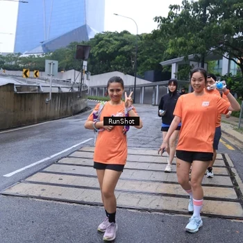 Runner Photo 7933152