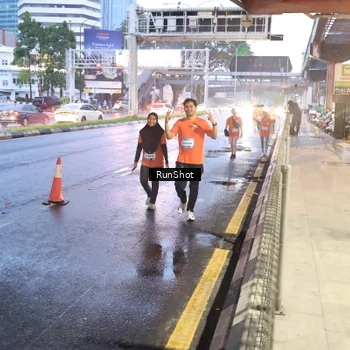 Runner Photo 7933176
