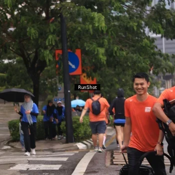 Runner Photo 7933251