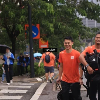 Runner Photo 7933254