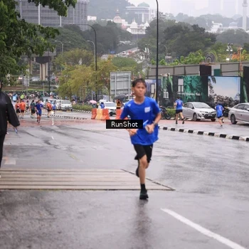 Runner Photo 7933290