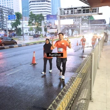 Runner Photo 7933308