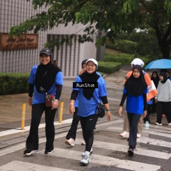 Runner Photo 7933372