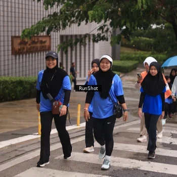 Runner Photo 7933373