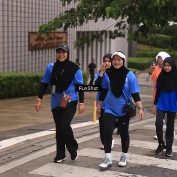 Runner Photo 7933375