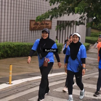 Runner Photo 7933377