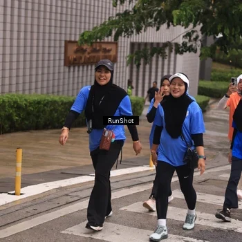 Runner Photo 7933379