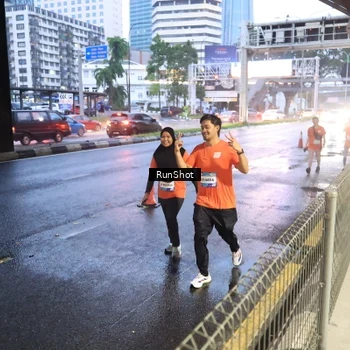 Runner Photo 7933399