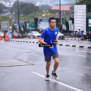 Runner Photo 7933445
