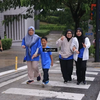 Runner Photo 7933473