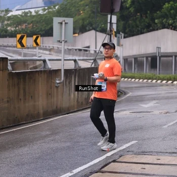 Runner Photo 7933490