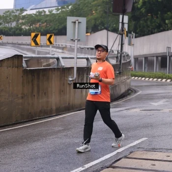 Runner Photo 7933492