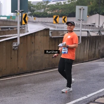 Runner Photo 7933501