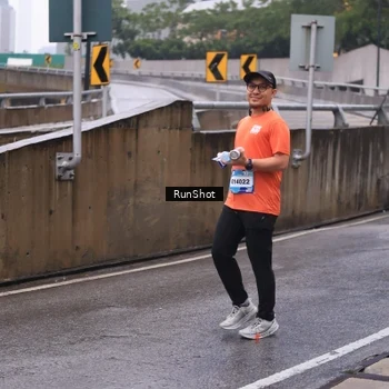 Runner Photo 7933503