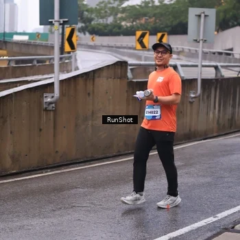 Runner Photo 7933504