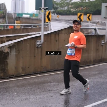 Runner Photo 7933509