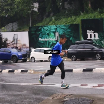 Runner Photo 7933524
