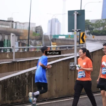 Runner Photo 7933550