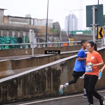 Runner Photo 7933552