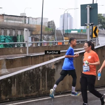 Runner Photo 7933567