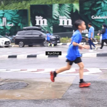 Runner Photo 7933690