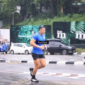Runner Photo 7933691