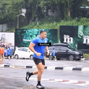 Runner Photo 7933692