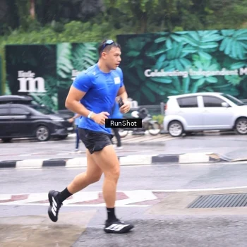 Runner Photo 7933704