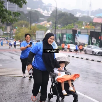 Runner Photo 7933725