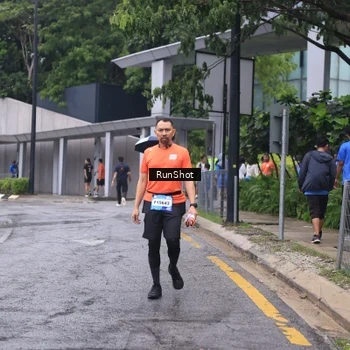 Runner Photo 7933742