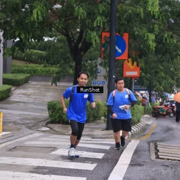 Runner Photo 7933768