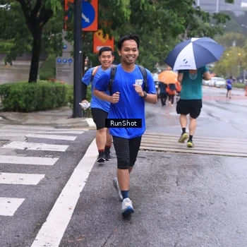 Runner Photo 7933811