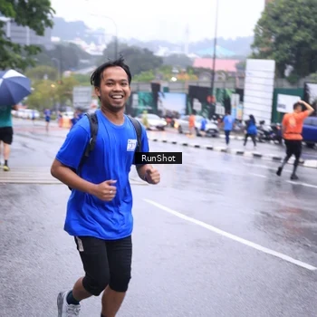 Runner Photo 7933847