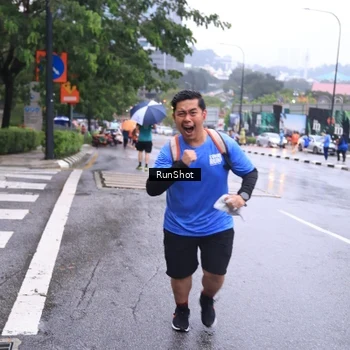 Runner Photo 7933875