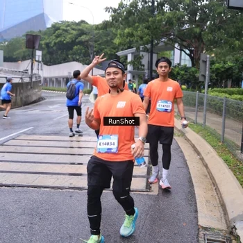 Runner Photo 7933892