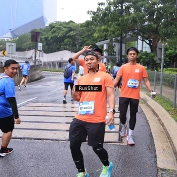 Runner Photo 7933895