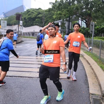 Runner Photo 7933896