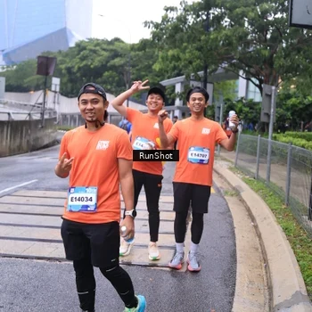Runner Photo 7933912
