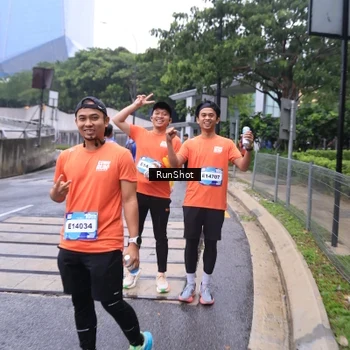 Runner Photo 7933914