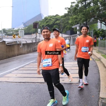 Runner Photo 7933920