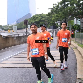 Runner Photo 7933921