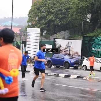 Runner Photo 7933924