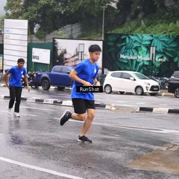 Runner Photo 7933933