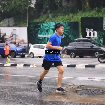 Runner Photo 7933951