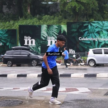 Runner Photo 7933957