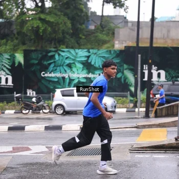Runner Photo 7933969